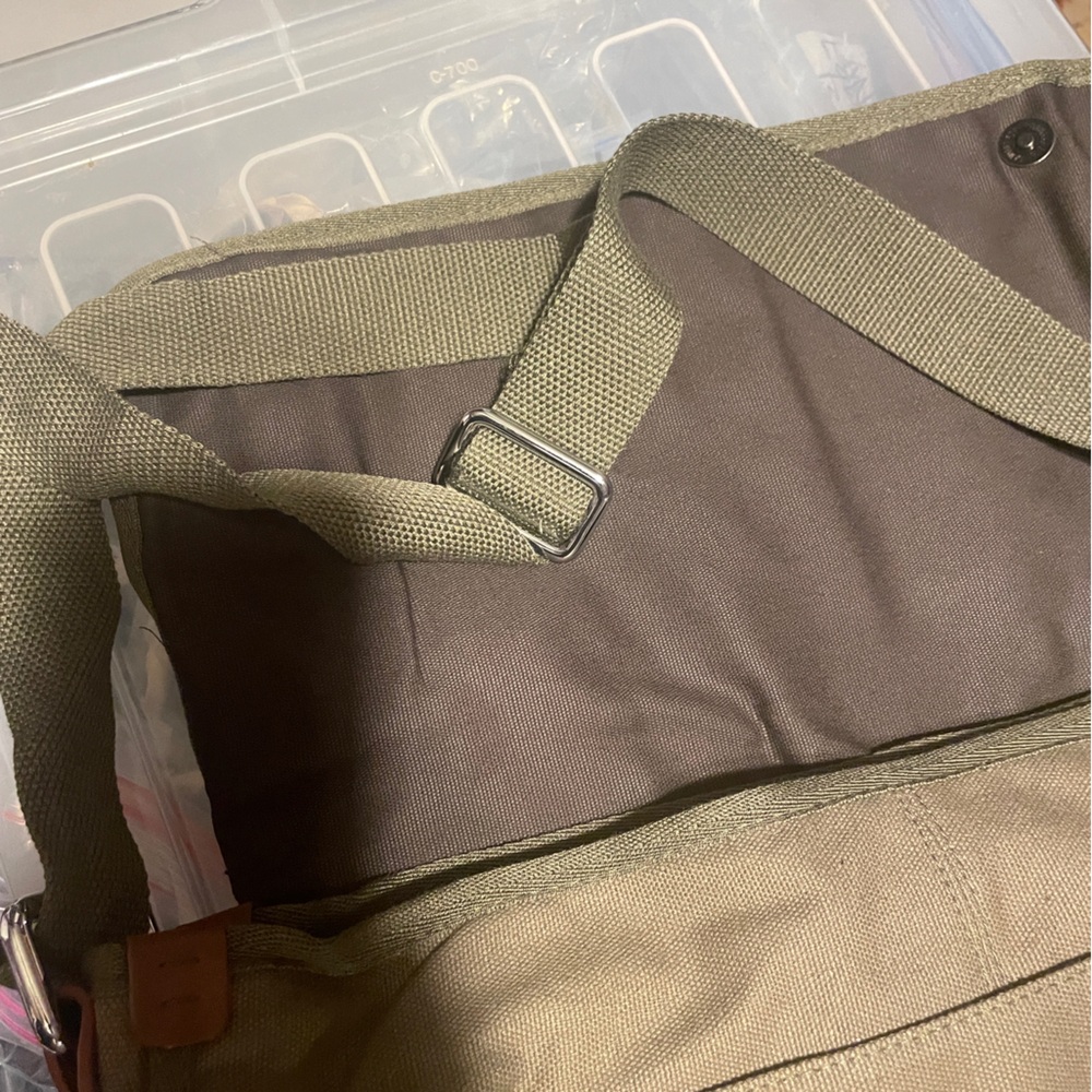 NWT Warner Bros. 1923 Canvas Messenger Bag - Picture 4 of 10